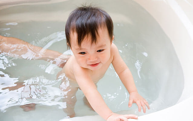 baby-bathing-02