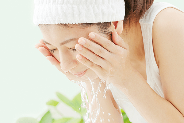 敏感肌のスキンケアでは重要なのは「洗顔」